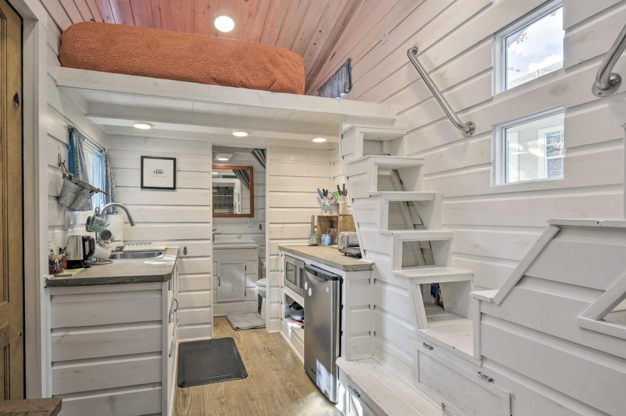 Unique Stay Tiny Everest San Antonio Home! Exterior photo